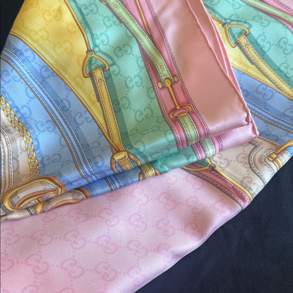 Gucci Pastel Silk Scarf with Gold Accents - Picture 3 of 11